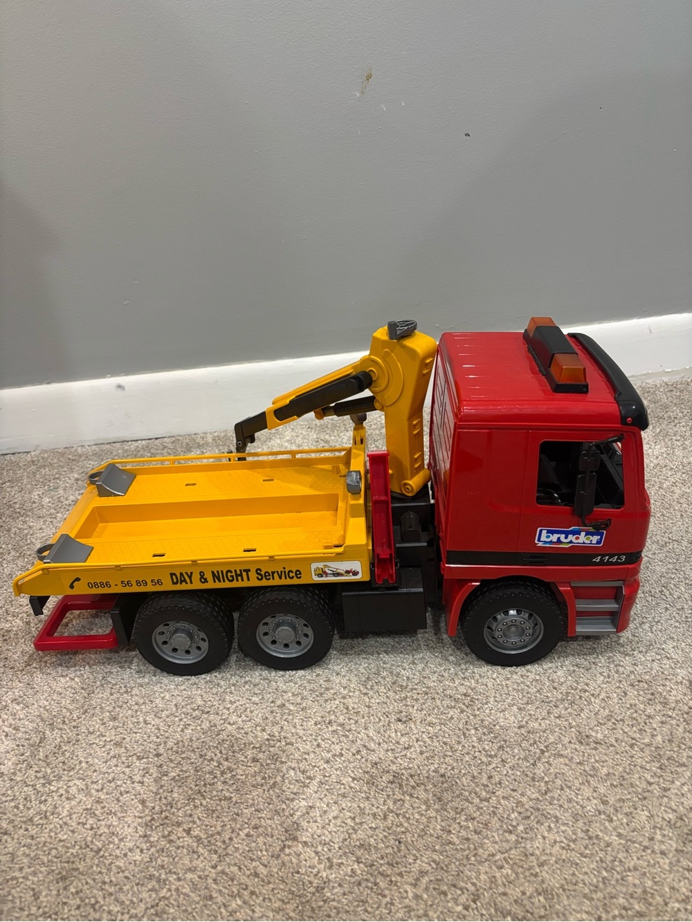 2001 Bruder Day & Night Service Wrecker Tow Truck 19" Yellow & Red Germany 4143